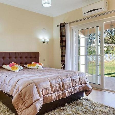 Villa Mikael - Free Wi-Fi - Aircon - Private Pool By Bedzy البوفيرا المظهر الخارجي الصورة