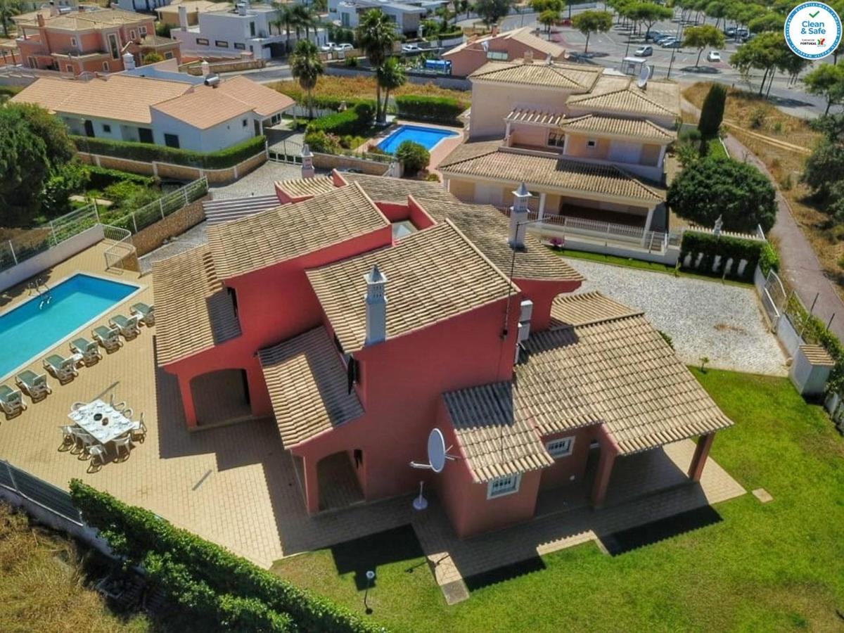 Villa Mikael - Free Wi-Fi - Aircon - Private Pool By Bedzy البوفيرا المظهر الخارجي الصورة