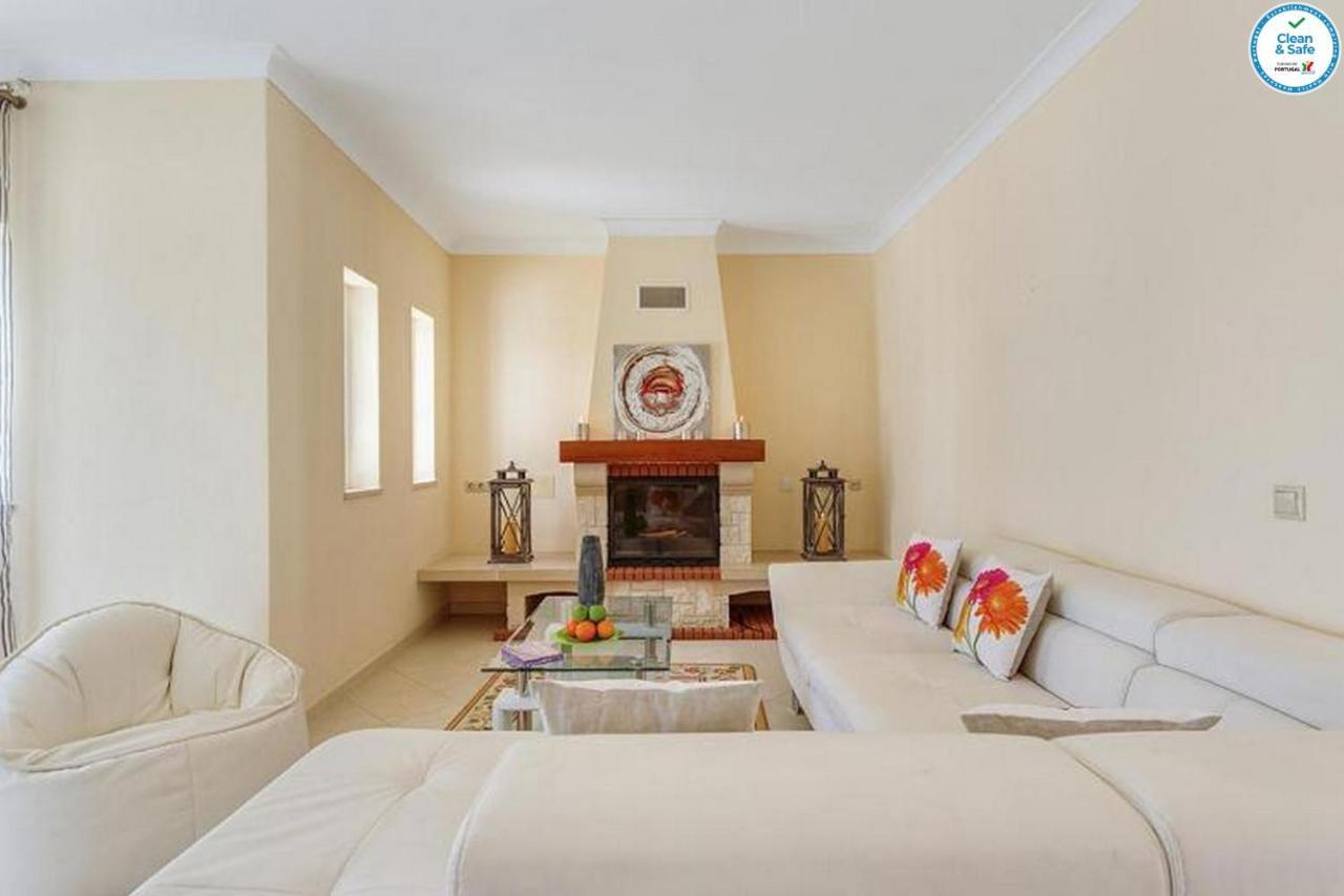 Villa Mikael - Free Wi-Fi - Aircon - Private Pool By Bedzy البوفيرا المظهر الخارجي الصورة
