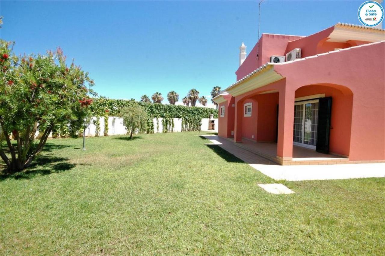 Villa Mikael - Free Wi-Fi - Aircon - Private Pool By Bedzy البوفيرا المظهر الخارجي الصورة
